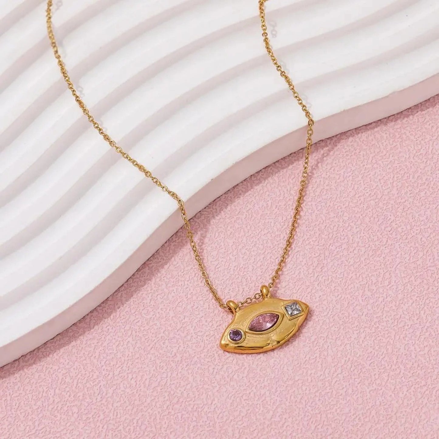 Glimmer Eye Necklace