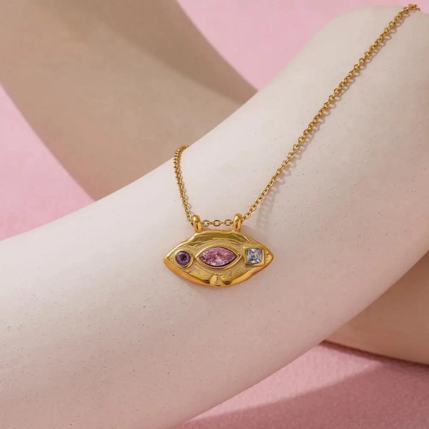 Glimmer Eye Necklace